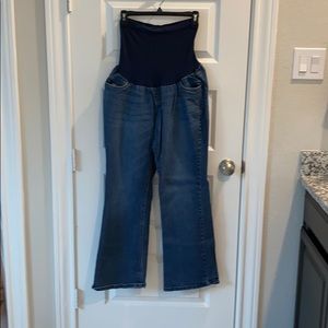 Maternity jeans with pockets